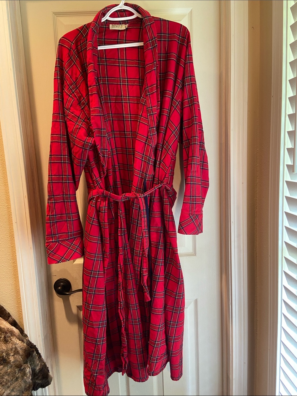 Plaid Man’s Robe in Red - Cozy Tie-Waist Lounge Wrap